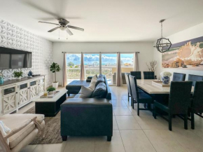Modern Ocean View Condo with Pools & Gym N702